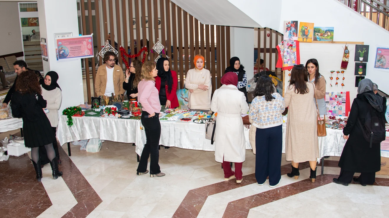 Selçuk Üniversitesi Tıp Fakültesinde sergi açıldı
